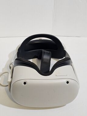 Oculus Meta Quest 2  VR Headset ONLY